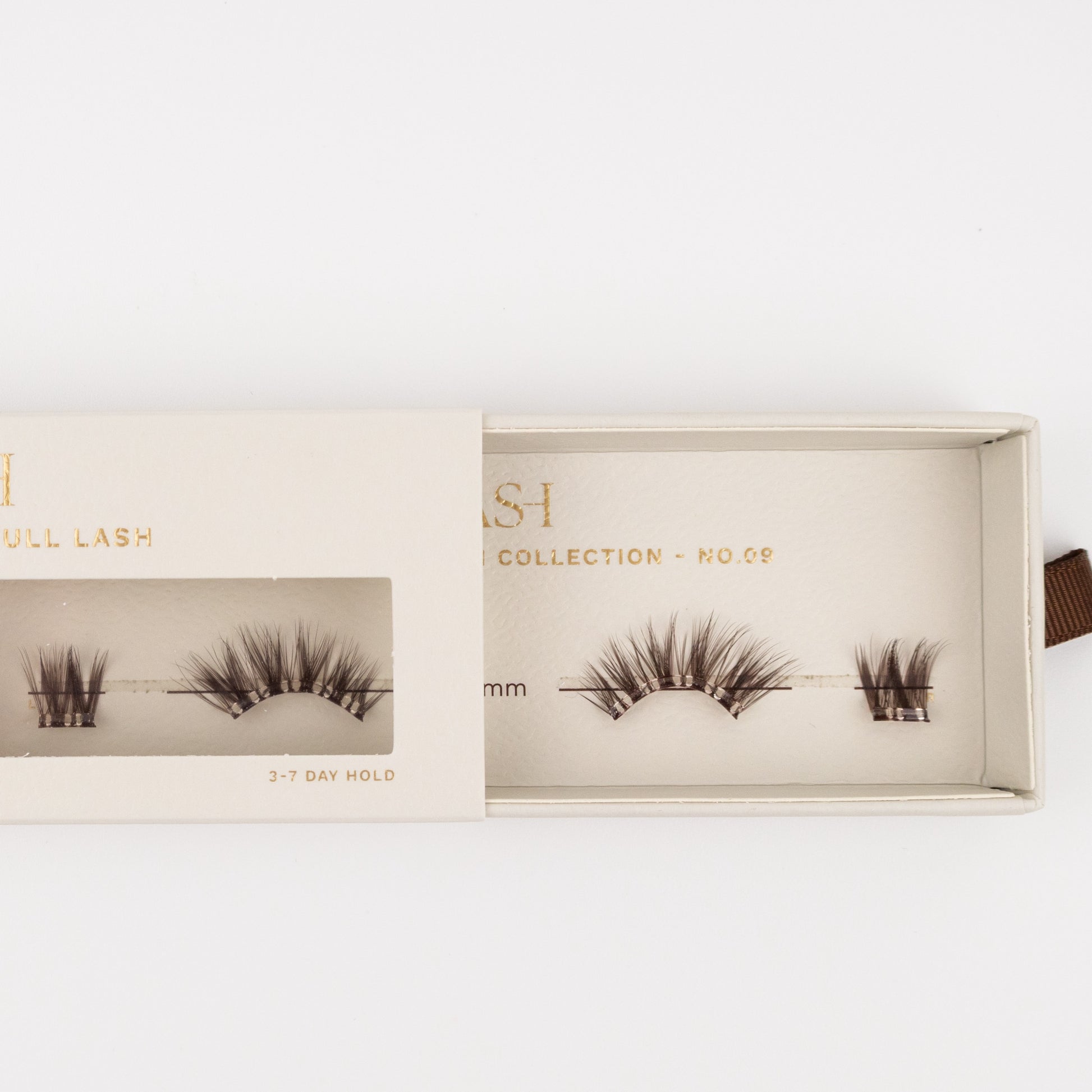 Pre glued Half-Full lash No.9