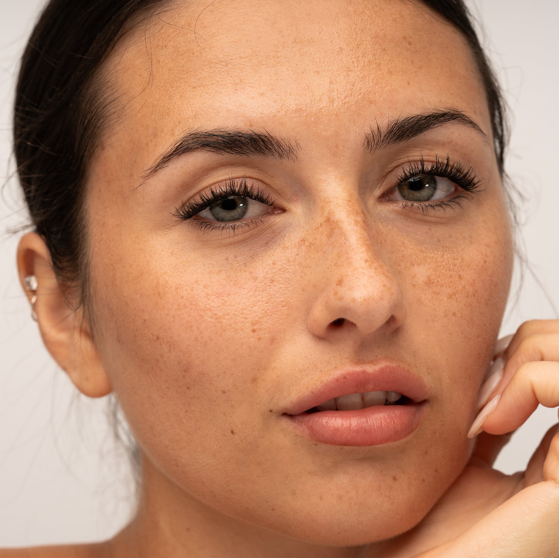 The Minimalist Pre-Cut Lashes