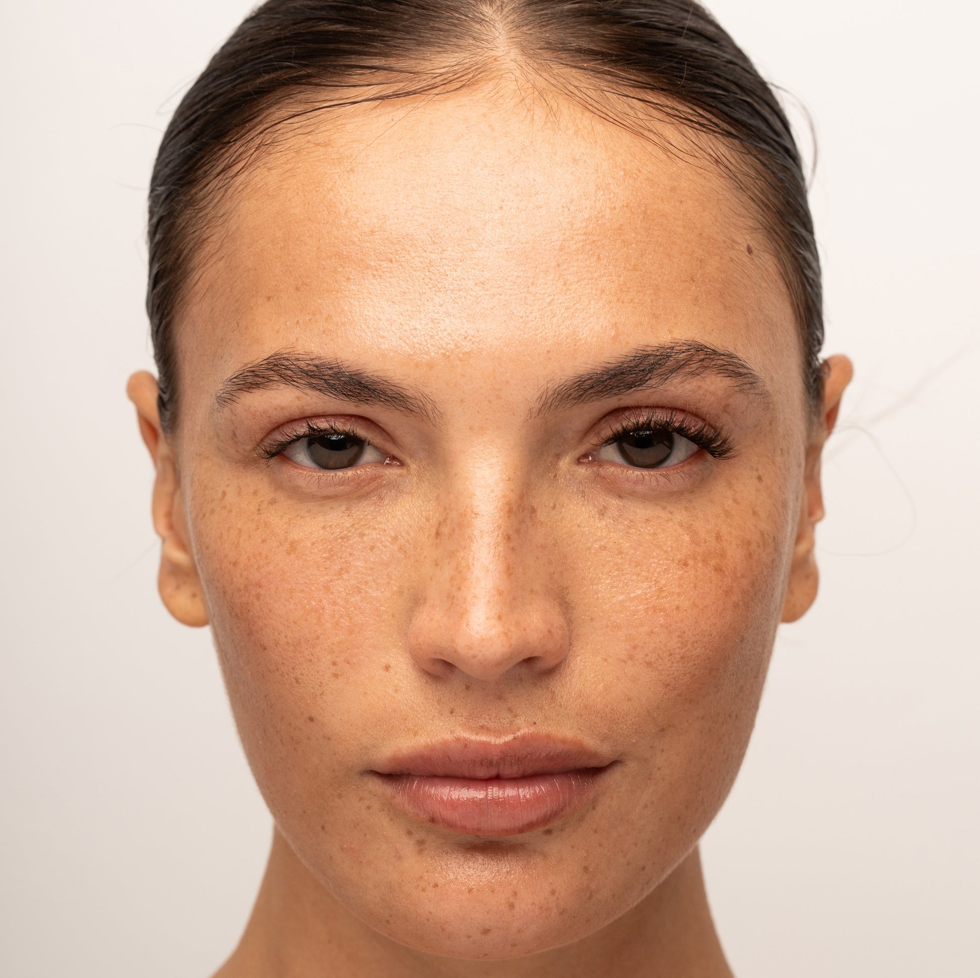 The Minimalist Brown Pre-Cut Lashes